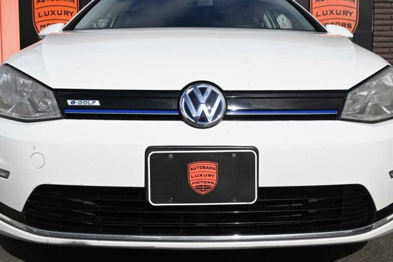 2016 Volkswagen e-Golf SE photo 4