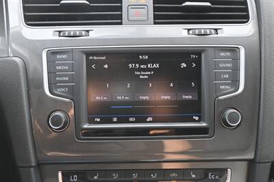 2016 Volkswagen e-Golf SE   - Photo 30 - Norwalk, CA 90650-2241