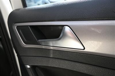 2016 Volkswagen e-Golf SE   - Photo 43 - Norwalk, CA 90650-2241