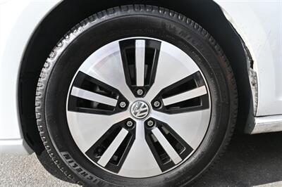 2016 Volkswagen e-Golf SE   - Photo 15 - Norwalk, CA 90650-2241