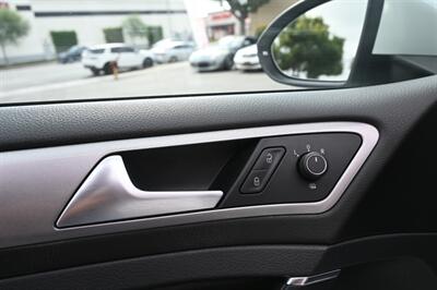 2016 Volkswagen e-Golf SE   - Photo 18 - Norwalk, CA 90650-2241