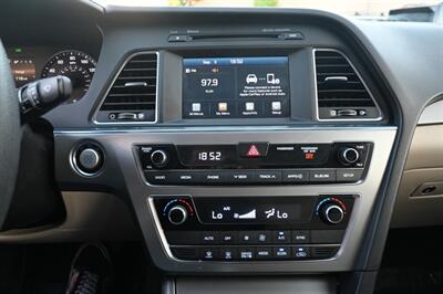 2017 Hyundai SONATA Hybrid SE   - Photo 39 - Norwalk, CA 90650-2241