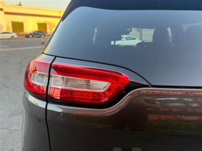 2016 Jeep Cherokee Limited   - Photo 9 - Norwalk, CA 90650-2241