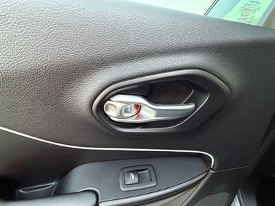 2016 Jeep Cherokee Limited   - Photo 26 - Norwalk, CA 90650-2241