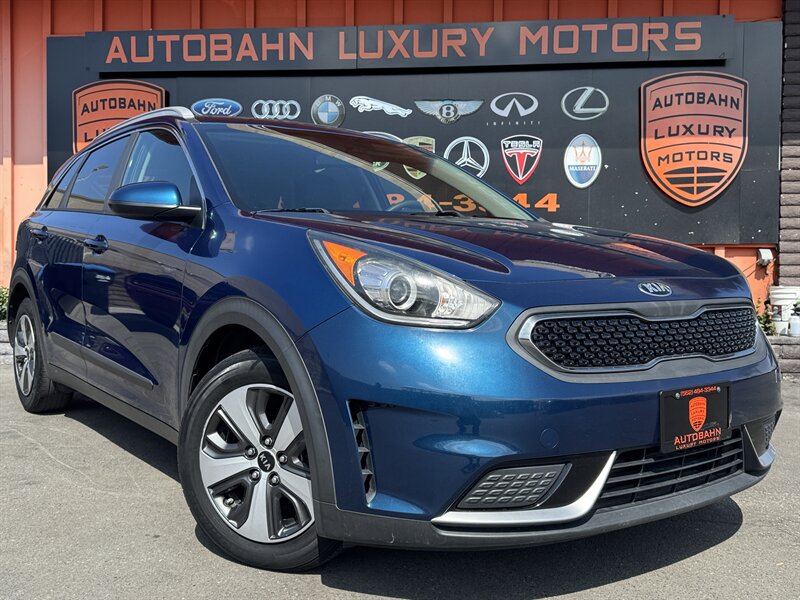 Deep Cerulean 2017 Kia Niro SUV / Crossover Front-Wheel Drive 6-Speed Automatic