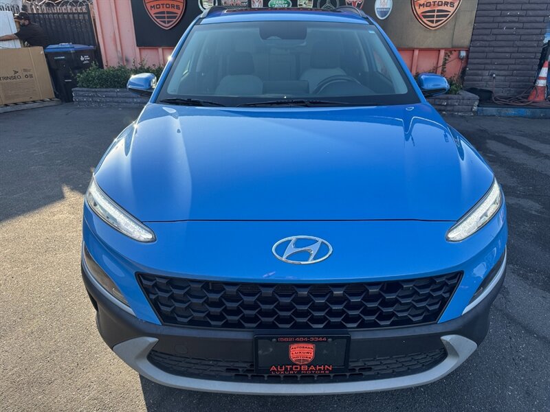 2022 Hyundai KONA SEL  