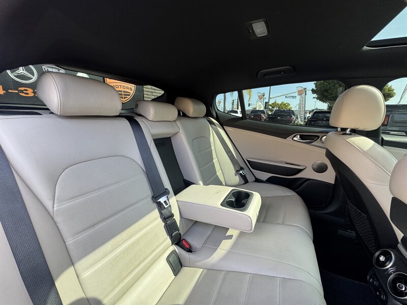 2018 Kia Stinger GT2 - Photo 38 - Norwalk, CA 90650-2241