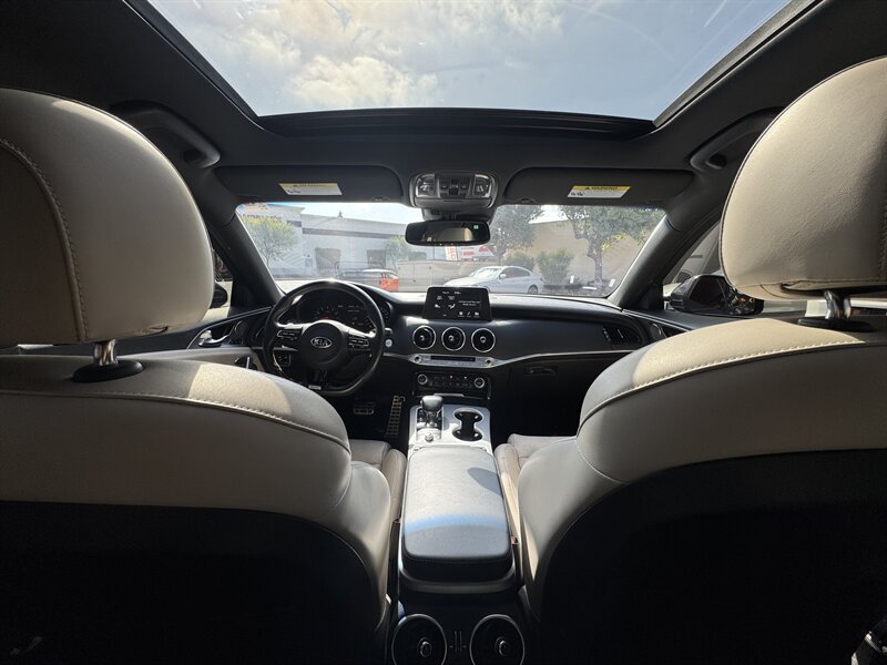 2018 Kia Stinger GT2 - Photo 29 - Norwalk, CA 90650-2241
