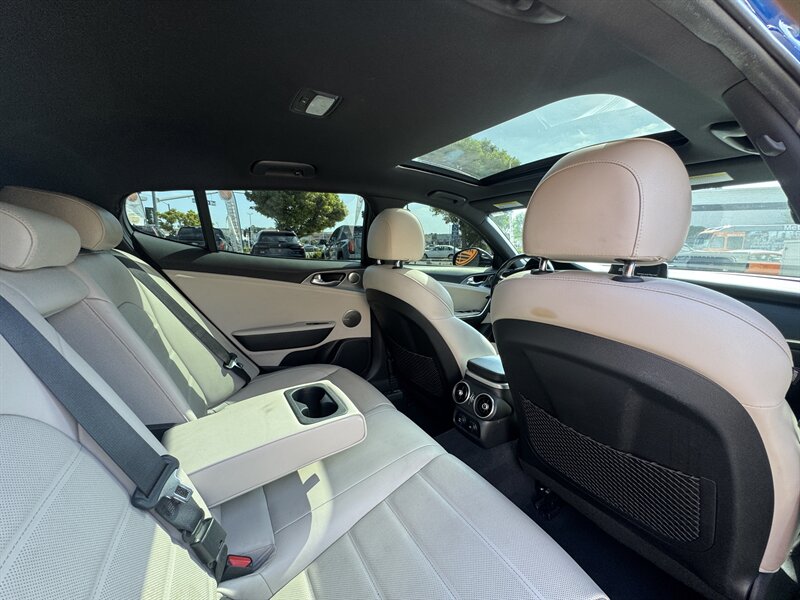 2018 Kia Stinger GT2 - Photo 36 - Norwalk, CA 90650-2241