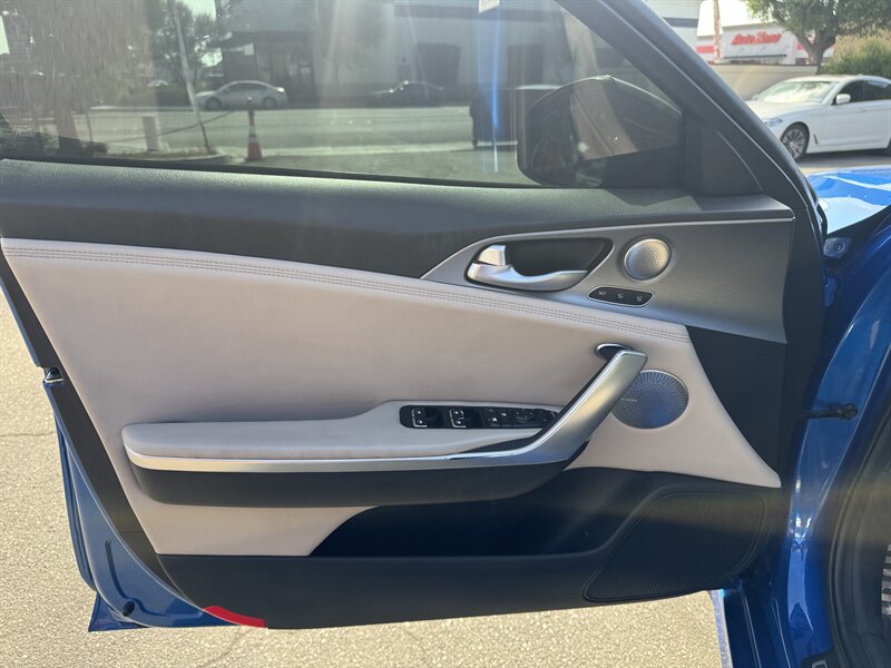 2018 Kia Stinger GT2 - Photo 17 - Norwalk, CA 90650-2241