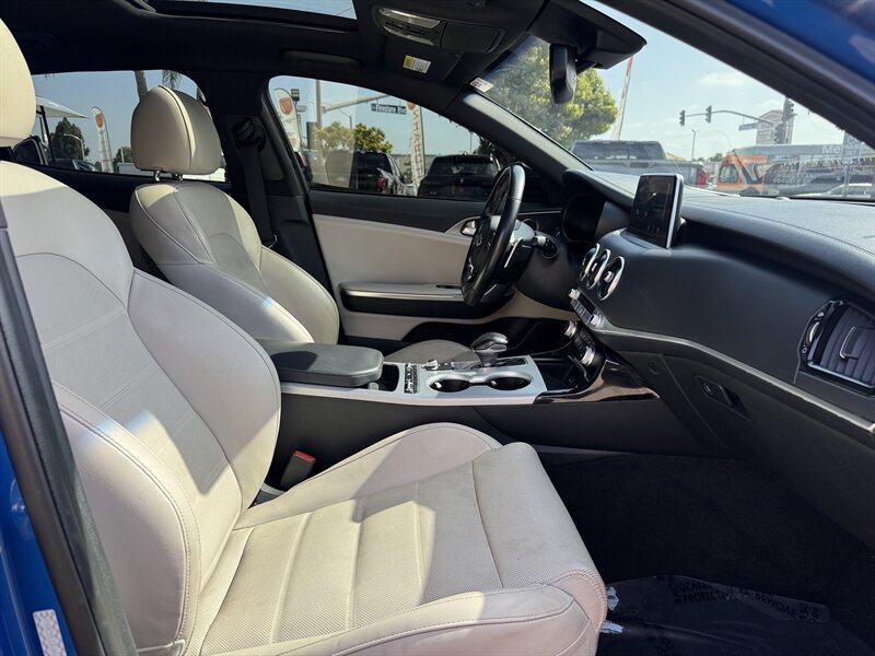 2018 Kia Stinger GT2 - Photo 41 - Norwalk, CA 90650-2241