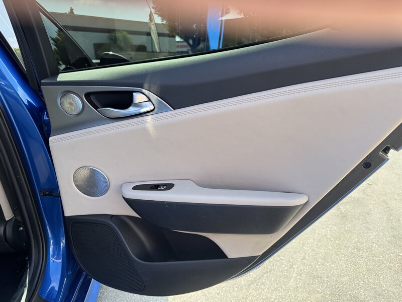 2018 Kia Stinger GT2 - Photo 34 - Norwalk, CA 90650-2241