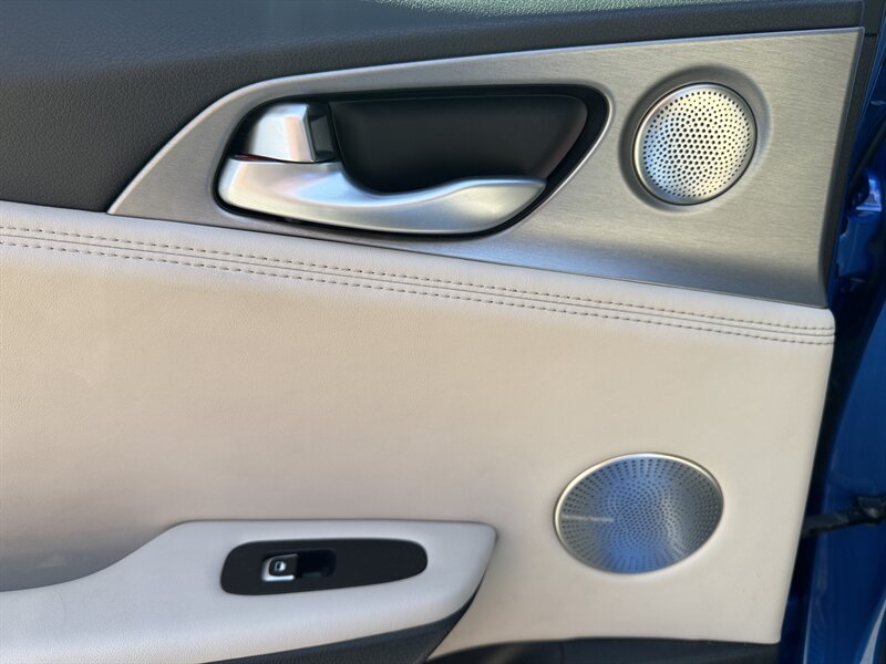 2018 Kia Stinger GT2 - Photo 25 - Norwalk, CA 90650-2241