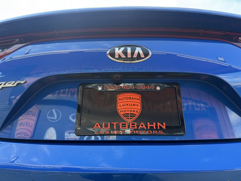 2018 Kia Stinger GT2 - Photo 12 - Norwalk, CA 90650-2241