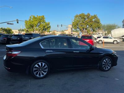 2017 Honda Accord Hybrid EX-L   - Photo 16 - Norwalk, CA 90650-2241