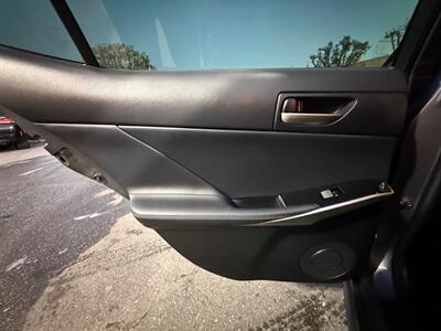 2018 Lexus IS 300   - Photo 29 - Norwalk, CA 90650-2241