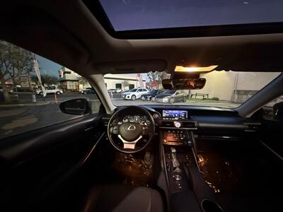 2018 Lexus IS 300   - Photo 31 - Norwalk, CA 90650-2241
