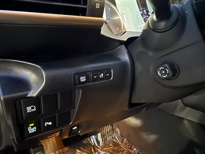 2018 Lexus IS 300   - Photo 21 - Norwalk, CA 90650-2241