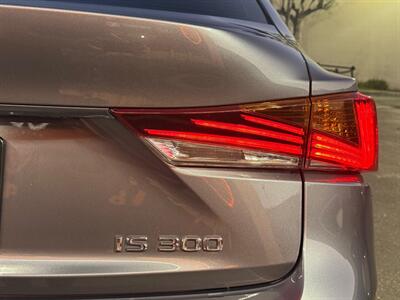 2018 Lexus IS 300   - Photo 13 - Norwalk, CA 90650-2241