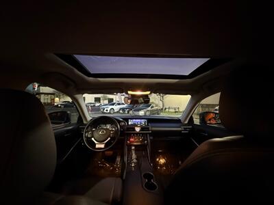 2018 Lexus IS 300   - Photo 32 - Norwalk, CA 90650-2241