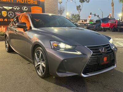 2018 Lexus IS 300   - Photo 20 - Norwalk, CA 90650-2241