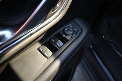 2022 GMC Yukon SLE   - Photo 19 - Norwalk, CA 90650-2241