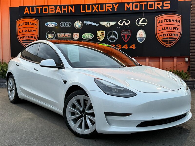 2021 Tesla Model 3 Standard Range Plus's photo