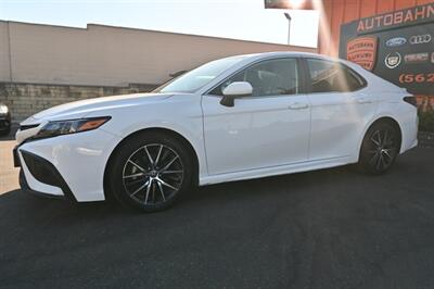 2021 Toyota Camry SE   - Photo 7 - Norwalk, CA 90650-2241