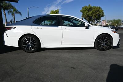 2021 Toyota Camry SE   - Photo 16 - Norwalk, CA 90650-2241