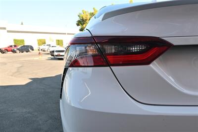 2021 Toyota Camry SE   - Photo 11 - Norwalk, CA 90650-2241