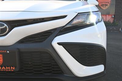 2021 Toyota Camry SE   - Photo 5 - Norwalk, CA 90650-2241