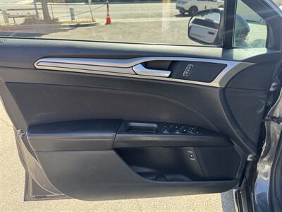2019 Ford Fusion Hybrid SE   - Photo 18 - Norwalk, CA 90650-2241