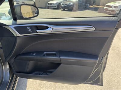 2019 Ford Fusion Hybrid SE   - Photo 40 - Norwalk, CA 90650-2241