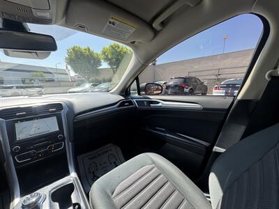 2019 Ford Fusion Hybrid SE   - Photo 32 - Norwalk, CA 90650-2241