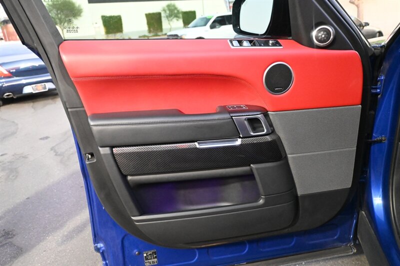2020 Land Rover Range Rover Sport SVR photo 18
