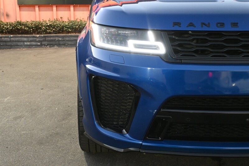 2020 Land Rover Range Rover Sport SVR photo 3