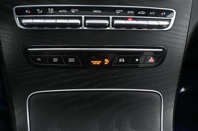 2022 Mercedes-Benz GLC GLC 300   - Photo 38 - Norwalk, CA 90650-2241