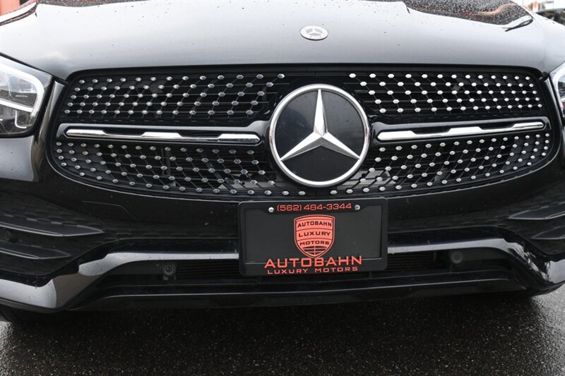 2022 Mercedes Benz GLC 300 photo 4