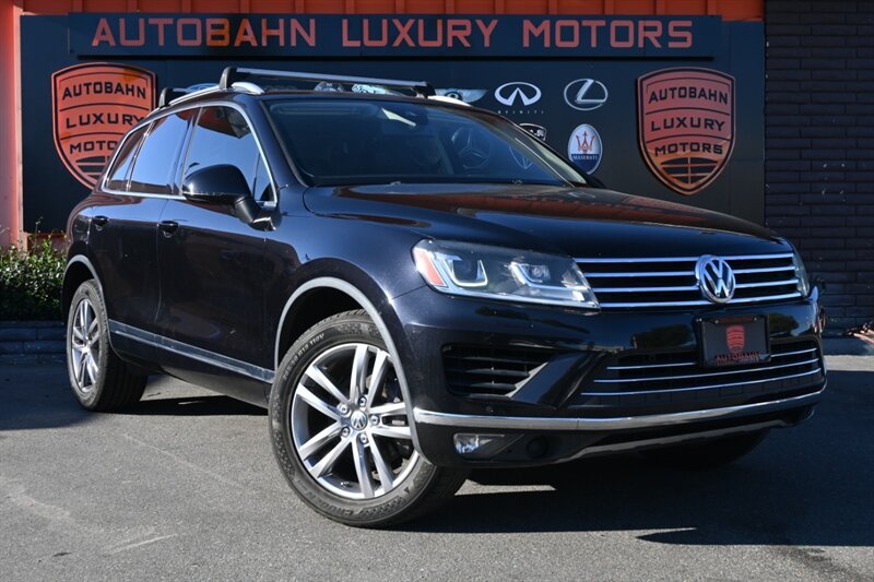 2016 Volkswagen Touareg Lux's photo
