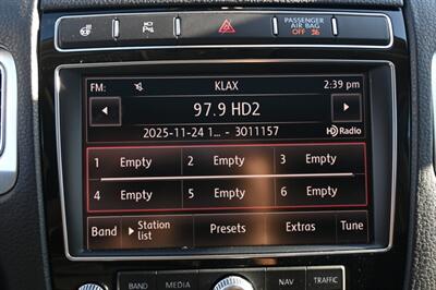 2016 Volkswagen Touareg VR6 Lux   - Photo 35 - Norwalk, CA 90650-2241