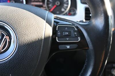 2016 Volkswagen Touareg VR6 Lux   - Photo 32 - Norwalk, CA 90650-2241