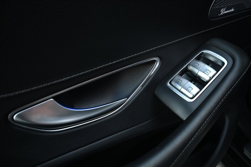 2016 Mercedes Benz S 550 photo 34