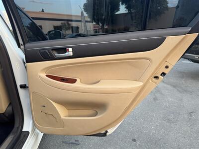 2013 Hyundai Genesis 3.8L - Photo 32 - Norwalk, CA 90650-2241