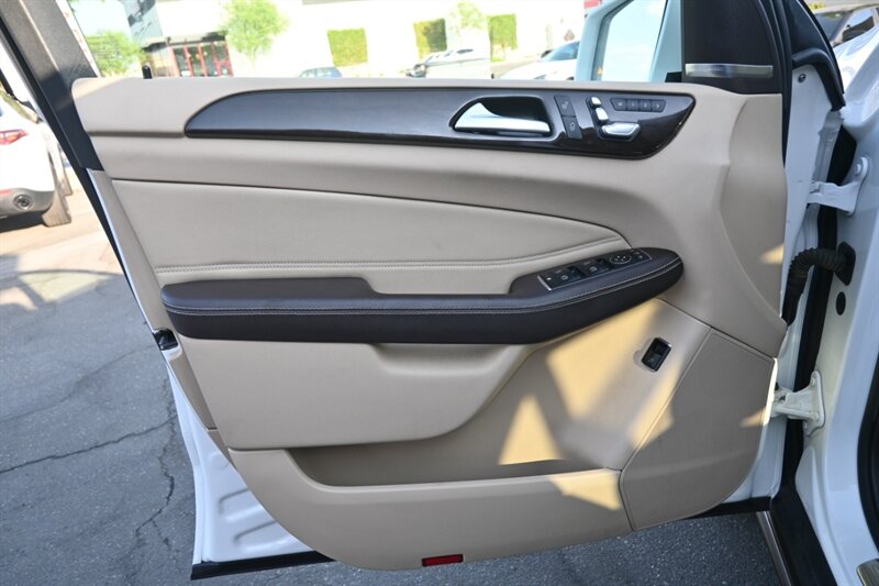 2018 Mercedes Benz GLE 350 4MATIC photo 11
