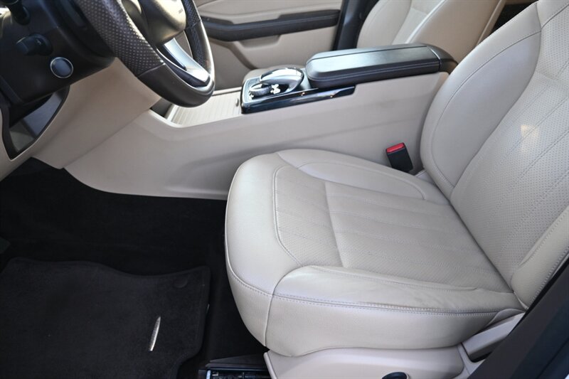 2018 Mercedes Benz GLE 350 4MATIC photo 16