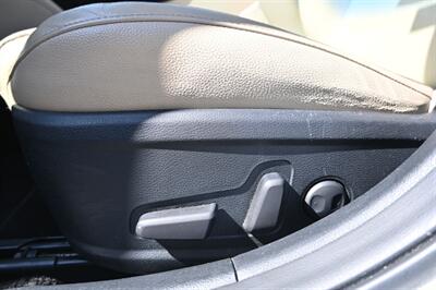 2017 Kia Cadenza Premium   - Photo 20 - Norwalk, CA 90650-2241