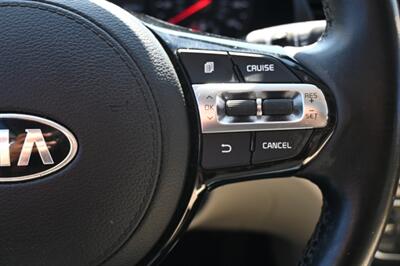 2017 Kia Cadenza Premium   - Photo 30 - Norwalk, CA 90650-2241