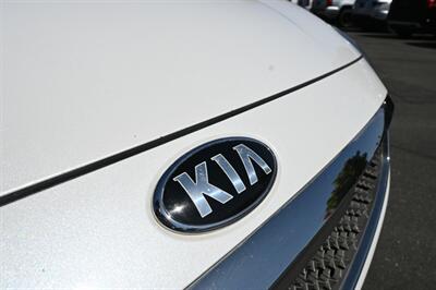 2017 Kia Cadenza Premium   - Photo 59 - Norwalk, CA 90650-2241