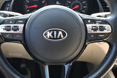 2017 Kia Cadenza Premium   - Photo 27 - Norwalk, CA 90650-2241