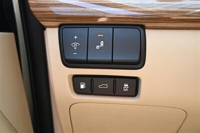 2017 Kia Cadenza Premium   - Photo 31 - Norwalk, CA 90650-2241